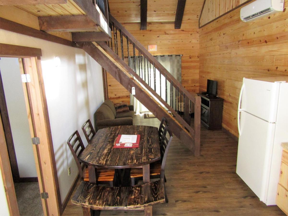 Freedom Ridge Cabins Hill City Exterior photo